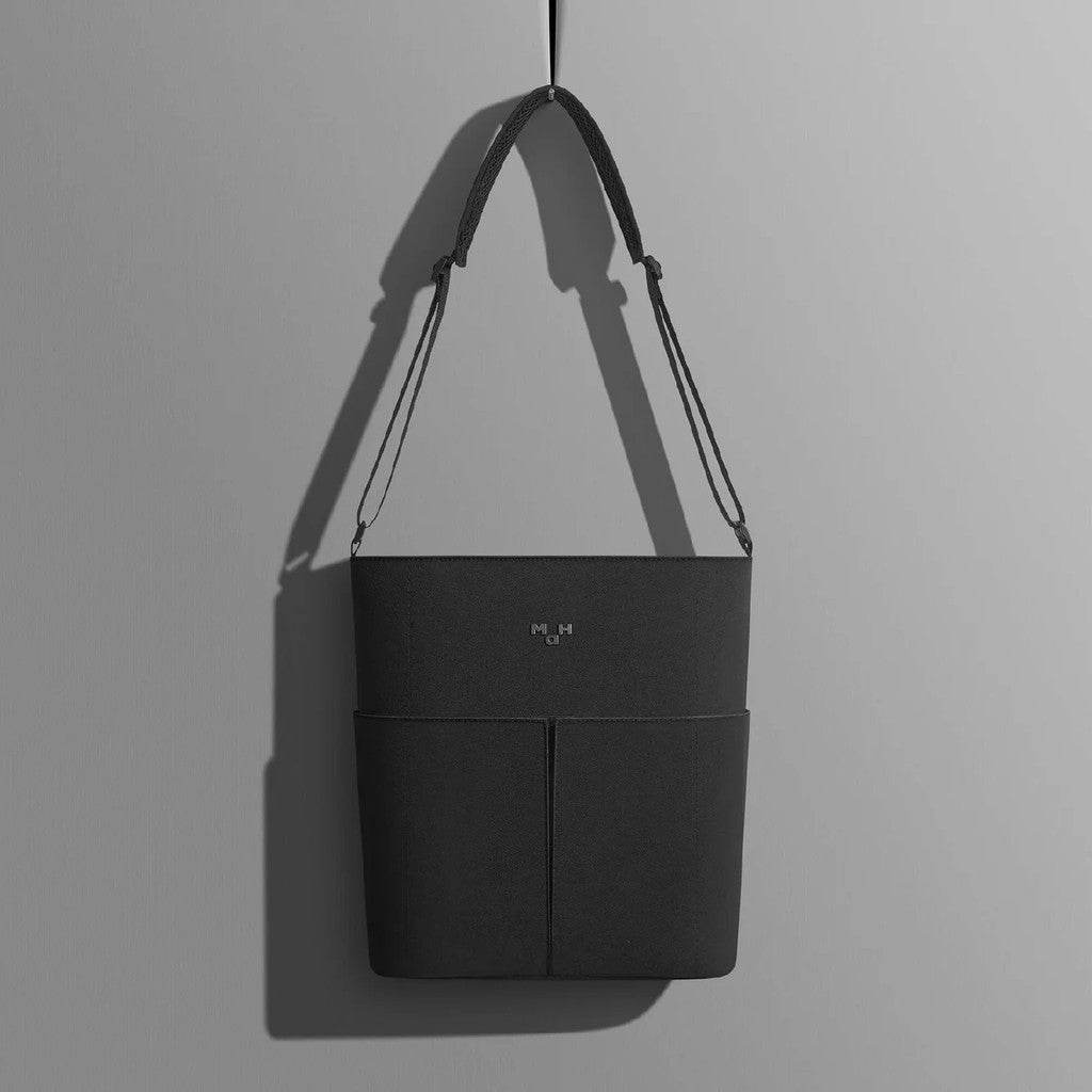 MAH Line Crossbody กระเป๋าสะพายข้าง น้ำหนักเบา ผ้ากันน้ํา 13 นิ้ว (กระเป๋าสะพายไหล่)
