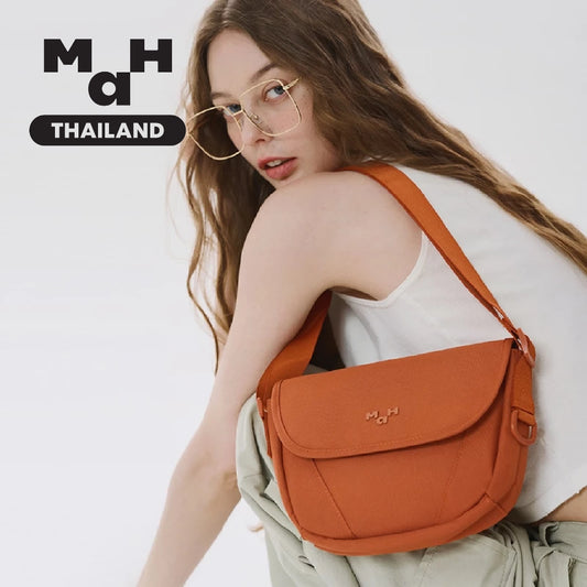 MAH Young Crossbody Shuttle กระเป๋าสะพายข้าง น้ำหนักเบา ผ้ากันน้ํา 6 นิ้ว (กระเป๋าสะพายไหล่) สีส้ม